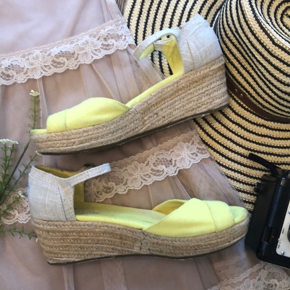 TOMS Yellow Espadrilles Wedges W 9.5 - Picture 4 of 8